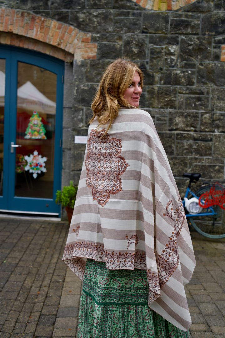 Kashmiri wool shawl Akhtab